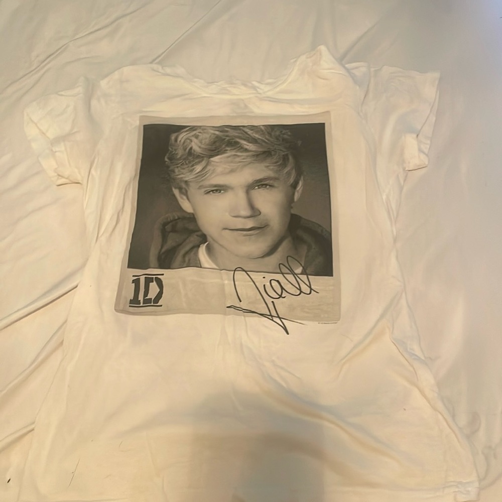 Niall Horan shirt small